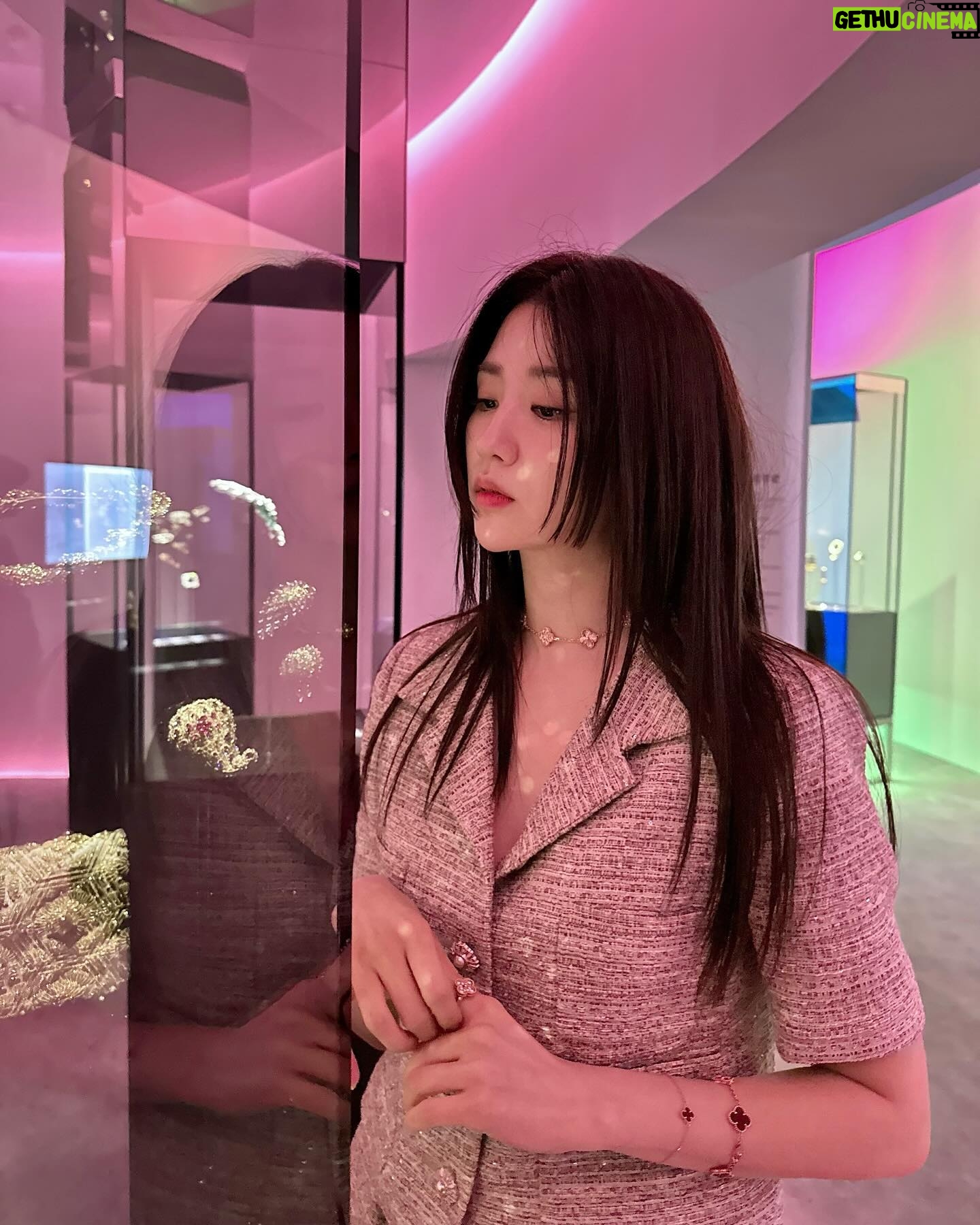 Park Ha-seon - 21.8K Likes - @vancleefarpels Time, Nature, love
-2024. 4. 14