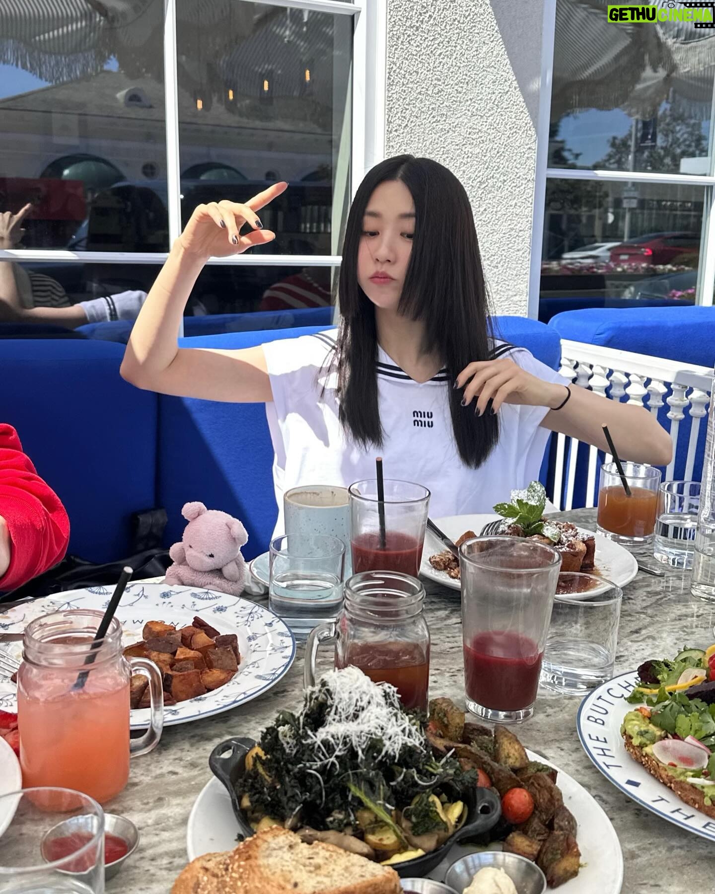 Park Ha-seon - 18.5K Likes - 맛있어!😋