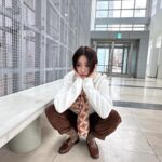 Park Ha-seon Instagram - 김신록님 1인극 보러 오랜만에 눈비? 오는 정동길과 시립미술관 구본창 사진전 6-난간에 기대지말래서🤣