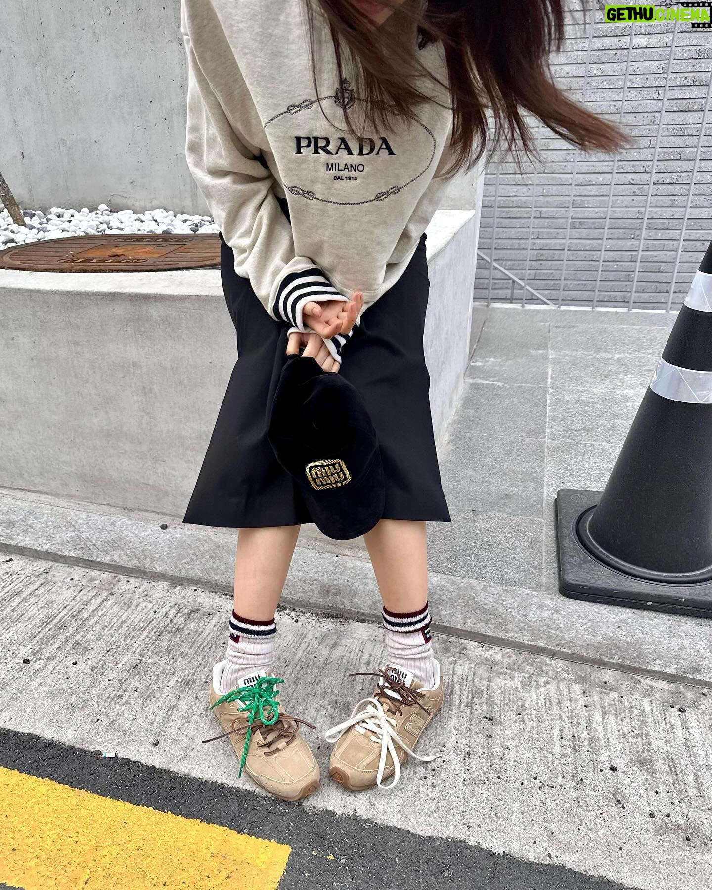 Park Ha-seon - 26K Likes - Miuccia Prada♥️
새 신을 신고 뛰어보자 ㅍㅉ