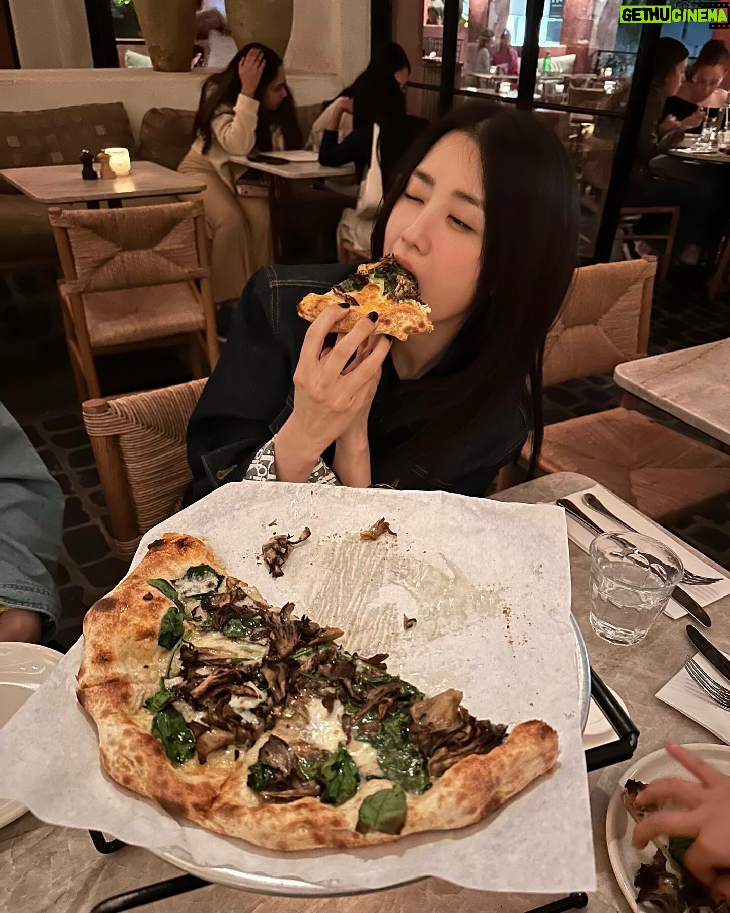 Park Ha-seon - 18.4K Likes - 아침, 저녁으론 춥츕
비건은 아니지만, 비건 레스토랑 좋아요
내가 반판 다 먹은 거 맞음😛