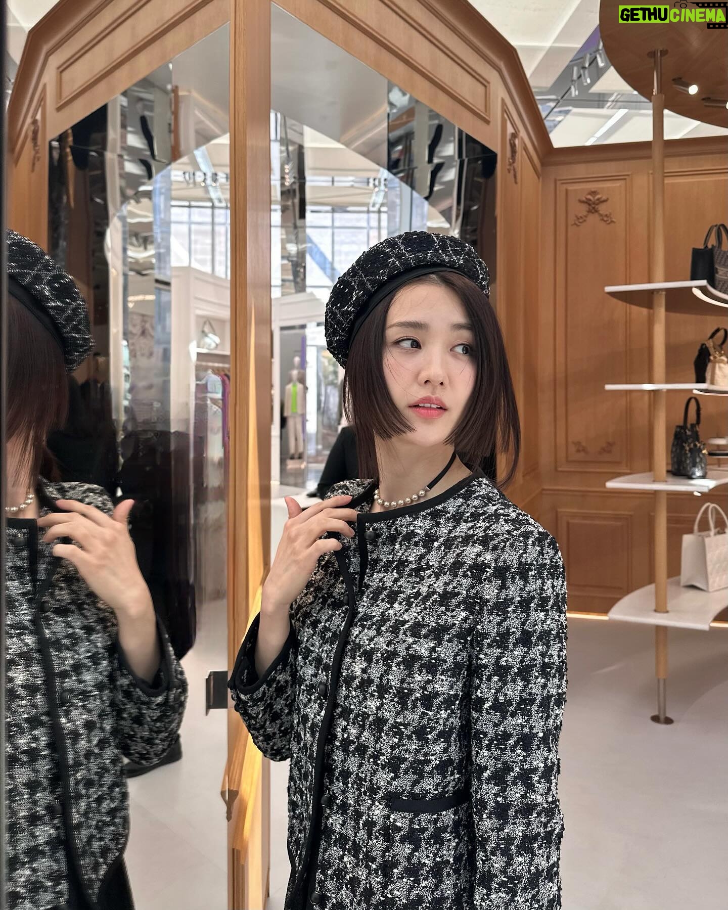 Park Ha-seon - 22.9K Likes - 제작발표회 준비🌹