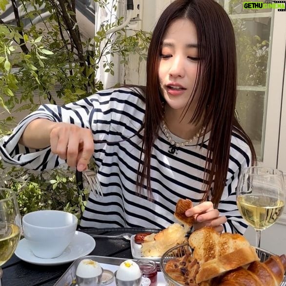 Park Ha-seon - 17.2K Likes - 뉴스 속보입니다*
#박하선의씨네타운 @sbscine