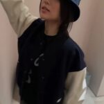 Park Ha-seon Instagram - 덥츕덥츕 얇패딩 고민하다 두고 온 날 원망하며 키뜨 모든 여행엔 여름 빼곤 얇패딩 필수 밑줄 쫙*