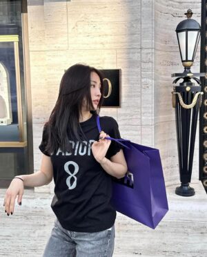 Park Ha-seon Instagram - 덥츕덥츕

얇패딩 고민하다 두고 온 날 원망하며 키뜨
모든 여행엔 여름 빼곤 얇패딩 필수 밑줄 쫙*