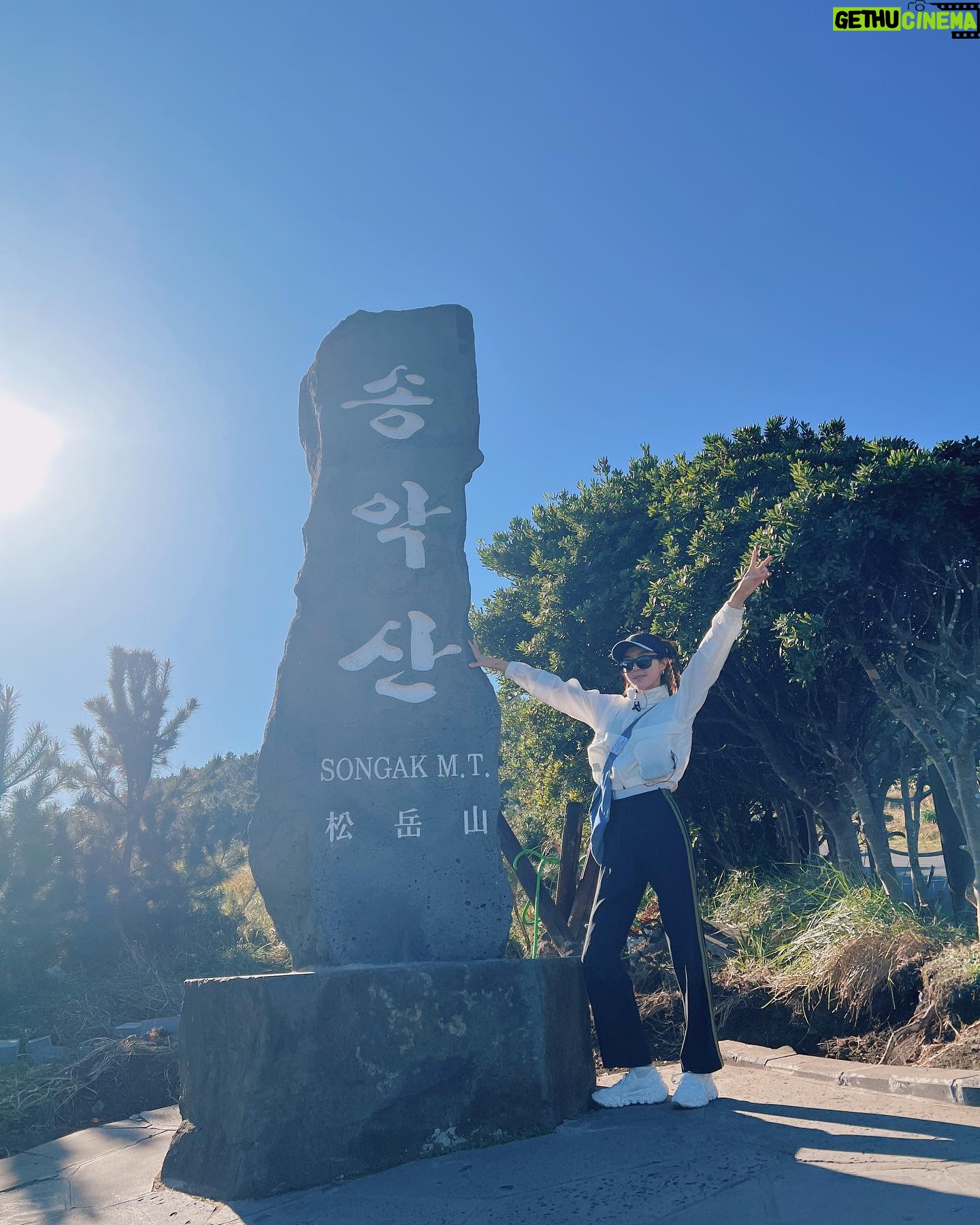 Park Han-byul Instagram - π λ΄λλ΄λ κ°λμ μΈ #μ‘μ
μ°λλ κΈΈ