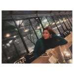 Park Han-byul Instagram - - 그래두 #크리스마스 니까 #초록색 옷입고 빤짝이는데서 저녁✨
