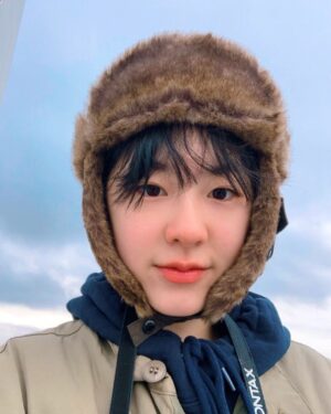 Park Hye-su Instagram - 아성언니가 사준 모자 자랑하는 찐빵떠기