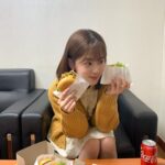 Park Hye-su Instagram - 디어엠 촬영장에 쉐이크쉑에서 간식을 보내주셨어요! 감사합니다🤍💛🤍