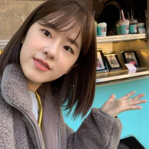 Park Hye-su Instagram - 가을부터 겨울까지 받았던 선물 꾸러미들 인증샷을 모아보았습니다 덕분에 너무 행복합니다 (편지들도 다 읽었답니다 읽으며 혼자 웃고 울고..🥲) 진심으로 감사하고 또 감사합니다 모두 모두 건강하게 지내고 계시기를 바랍니다💜 사랑 가득 담아 혜수 올림