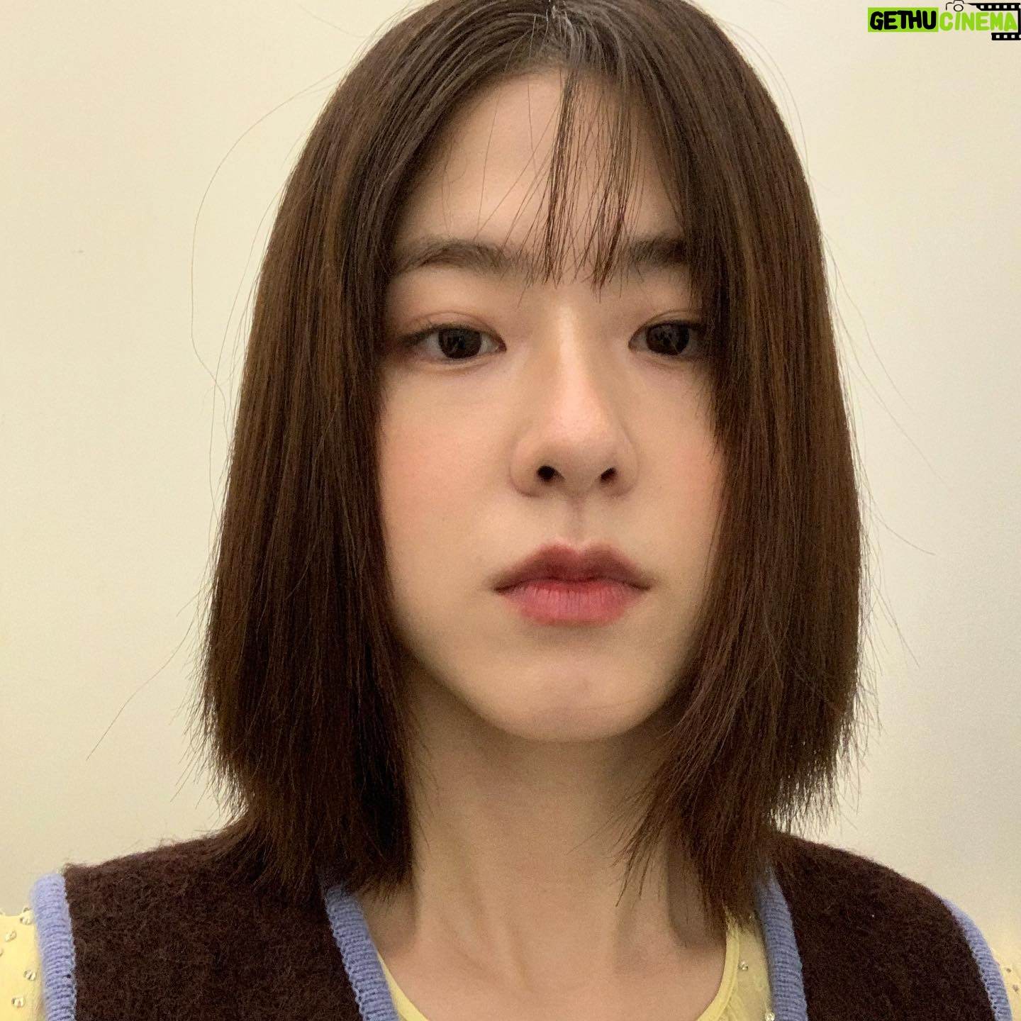 Park Hye-su - 88.3K Likes - 2020 가을과 겨울