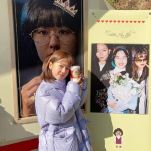 Park Hye-su Instagram - 너무너무 감사합니다 💜
덕분에 따뜻하게 마시고 힘내서 촬영했습니다 🥰