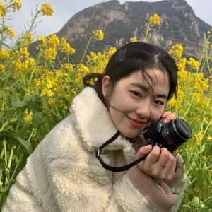 Park Hye-su Instagram - 봄꽃 좋아