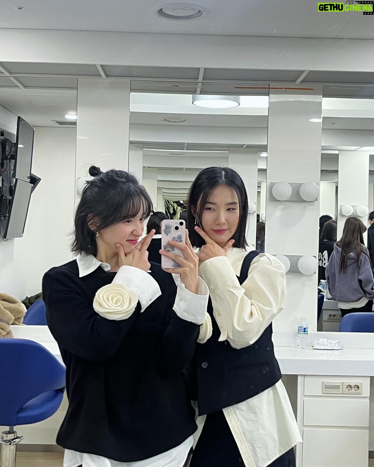 Park Ji-hyun Instagram - 🔜 오늘 밤 10시 20분 강심장VS