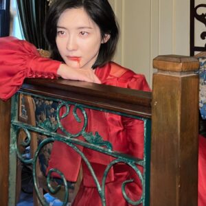 Park Ji-hyun Instagram - 🩸
