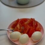Park Ji-yoon Instagram - 오늘 저녁은 내친구 아들이 하룻밤 게스트여서 어제 미리 내친구 아들하고 저녁메뉴는 짜장면으로 합의봤는데 갑자기 오늘 변심을 하셔서 양념치킨 드신다고… 다인이 누나 탕수육 먹을 생각에 설레서 학원갔는데 너 어떻게 책임질거니..?🥹 암튼 아들들은 닭, 난 닭알🥚 네 육천오백칠십팔번째 다이어트 드디어 온거 맞고요, 억울해서 순살치킨도 닭가슴살 아니냐며 한입 먹는 충동범죄에 나 자신이 싫어지는 위기를 지나 친구가 간곡하게 부탁한 받아쓰기 연습을 위해 유튜브로 집게발들이 나오는 걸 보는 애들을 눌러앉혀 문제 내보기📝 죄없는 이안이는 왜 고통받는지 모르겠지만 #오늘의재능낭비 #아나운서엄마_이모 결론은 #배고프다증말