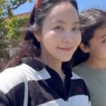 Park Ji-yoon Instagram - 구름한점 없이 파란 하늘!!!💙☀️🌈 오늘 날씨 너무 좋아요!!!! 모처럼 학교안가는 날인데도 혼자 알아서 척척 세팅한 학원보강이며 친구들과의 약속이 스케줄표를 꽉꽉 채우고 있어서 엄마와의 데이트시간은 어느덧 없는 중딩언니는 친구 생일선물 사러갈 시간은 또 있어서 같이 중문 올리브영 - 스타벅스 찍고 워터파크에 내려달라며 홀연히 사라지셨어요🏃🏻‍♀️ 난 너랑 쌈뽕하게 브런치 먹을까 했는데에—🥹 너무 커버린게 섭섭하지만 또 친구같이 유행어에 릴스폭탄을 공유할 수 있는 #니가참좋아 👏🏻👏🏻👏🏻 아! 날 좋다고 마냥 햇살을 즐기다간 잡티와 노화를 동시에 얻을 수 있습니다👊🏻 피부 열을 내려주는 미스트,,그리고 광노화를 막아줄 선크림 꼭꼭 챙기세요☝🏻