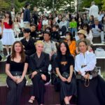Park Ka-hi Instagram - 서울패션로드에 베카랑 함깨 포토월에 !! 갑자기 활동때 생각 나더라구요?!^^ 쇼 중간에 만난 비도 대왕무지개도 다다 전부다 정말 아름다운 쇼였어요 교수님!! 언니!!! ❤️ @jinmijamiek 초대 해주셔서 감사합니다 ^^ @munnseoul 정말 멋졌습니다👍🏻 하트 좀 해주세요~ 라는 기자님 말씀에… 연습 좀 할께요?!! 오눌 하루 진짜 길고 아름다웠네요💛 여러분 하루는 어땠나요?