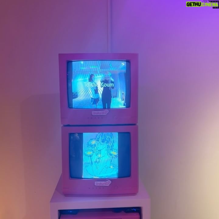 Park Ka-hi Instagram - 진짜 예뻤던 날씨 5월을 맞이하여 공구진행이 활발해졌어요 선물하기 아주 좋은 제품 @kahi_korea_mall 들러보시구요 앱스동샹들과 간 이후 첨으로 친구가 한국와서 @buvetteseoul 에 다녀왔는데 저번 메뉴 또먹는거 이거 뭔 성격 ㅎ 맛있어요 오늘의 메인 스케쥴은 제가 애정하는 브랜드 @talithakoum_official 의 신제품 #balmtik Lipbalm Lipstick 행사 였지요 모든게 다 귀여웠다…❤️🔥 깨알 출연 했다 ㅋ 비밀의 방에서 밤틱챌린지도 찍었지 ㅋㅋ #같이할래 ? #밤틱챌린지