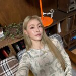 Park Ka-hi Instagram - 어제 명곡 챔피언십 재밌개 보셨나요!! 데뷔때부터의 지난 모습 보니 갑자기 변한 노란 장발이 또 어색해 보이기도하고 ? ㅎㅎ 여전히 춤을 사랑 하는 사람으로 기억되고 활동 하고 있다는게 감사하고 정말 재밌는 날이었어요! 재재, 문특팀 항상 고마워요 @happy_jae_jae @mmtg_oops ❤️‍🔥 앞으로 더 재밌있어 질꺼애요!! 뒤에 사진 영준씨 어쩜 그렇게 잘하냐고 너무 멋지다고 말하는 중에요 ❤🔥 #명곡챔피언십