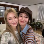 Park Ka-hi Instagram - 어제 명곡 챔피언십 재밌개 보셨나요!! 데뷔때부터의 지난 모습 보니 갑자기 변한 노란 장발이 또 어색해 보이기도하고 ? ㅎㅎ 여전히 춤을 사랑 하는 사람으로 기억되고 활동 하고 있다는게 감사하고 정말 재밌는 날이었어요! 재재, 문특팀 항상 고마워요 @happy_jae_jae @mmtg_oops ❤️‍🔥 앞으로 더 재밌있어 질꺼애요!! 뒤에 사진 영준씨 어쩜 그렇게 잘하냐고 너무 멋지다고 말하는 중에요 ❤🔥 #명곡챔피언십