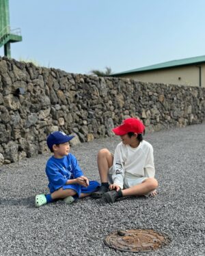 Park Ka-hi Instagram - 순간이동 발리 인줄.. 이런 집 꿈꾸게 되는 그런 곳 이네요
저희 가족 너무너무 예쁘게 잘쉬고 가요🌴💛🙏🏻

👉🏻@areatto_stay