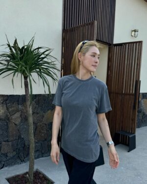 Park Ka-hi Instagram - 순간이동 발리 인줄.. 이런 집 꿈꾸게 되는 그런 곳 이네요
저희 가족 너무너무 예쁘게 잘쉬고 가요🌴💛🙏🏻

👉🏻@areatto_stay