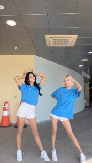 Park Ki-ryang Instagram - 언니랑 나랑 무릎박치기ㅋㅋㅋㅋㅋㅋㅋㅋㅋㅋㅋ
언니의 피지컬은 따라갈수가없댜..🥺 
#치어리더 #서현숙 #박기량 #릴스 #reels
#대한항공점보스