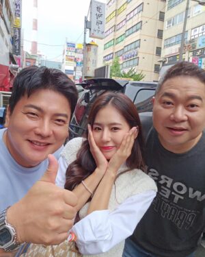 Park Ki-ryang Instagram - 어디서 술냄새 안나여...?🤣
레전드 두분과의 즐거운만남ㅎㅎ 영광입니다☺️
#운동부둘이왔어요 #현주엽 #김태균 #박기량
