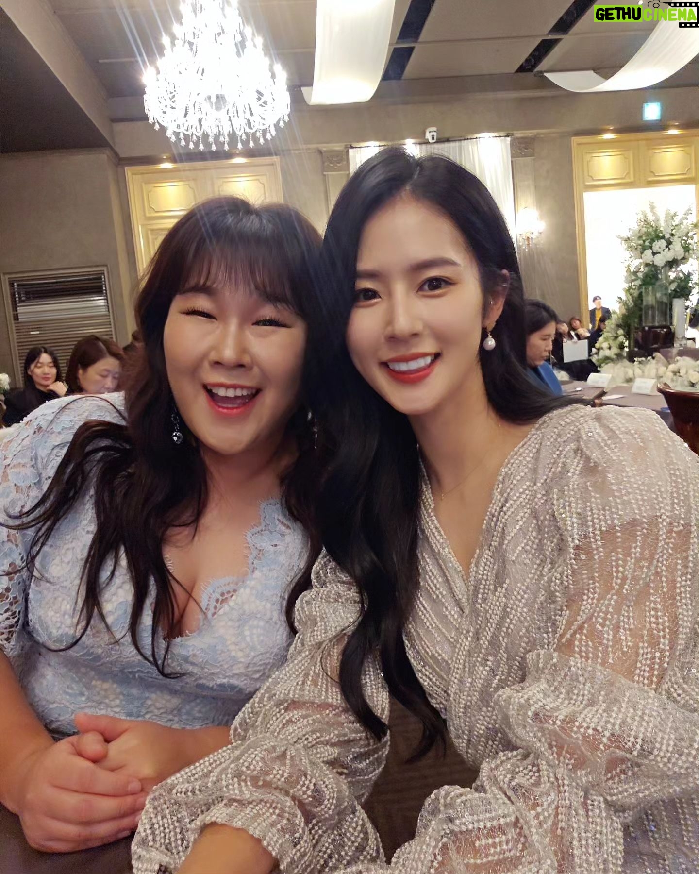 Park Ki-ryang Instagram - 대한스포츠 예술대상에 다녀왔어요ㅎㅎ 좋은 상 주셔서 감사합니다❤️반가운 얼굴들☺️