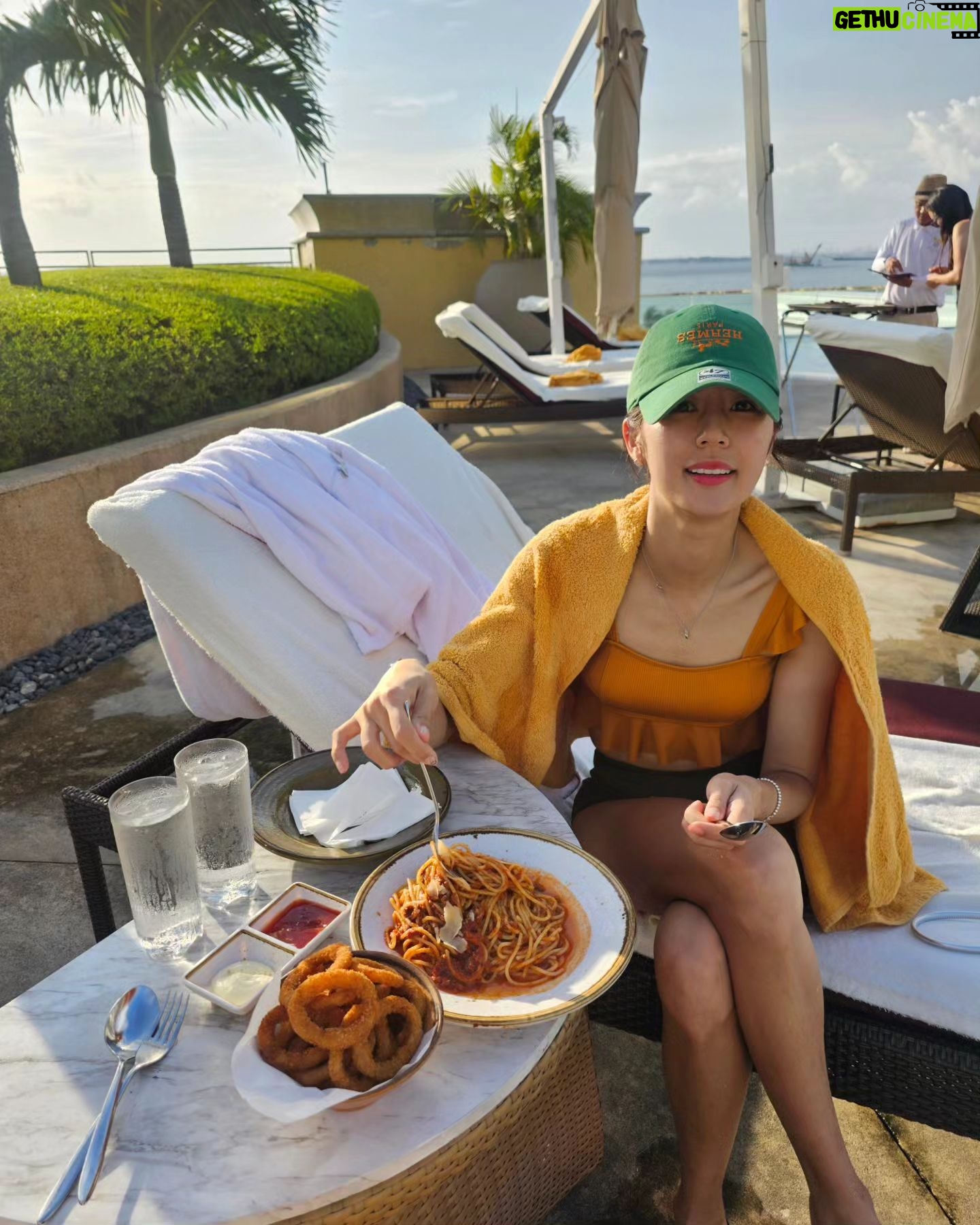 Park Ki-ryang Instagram - 추워지니 생각나는 뜨거웠던 #마닐라여행 이제 살 그만타야지🥲