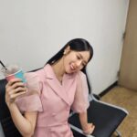 Park Ki-ryang Instagram - 공주옷 입으면 얌전해지는편🩷