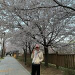 Park Mi-sun Instagram – 밥 먹고  아들과  동네  산책 
.
아~~~행복하다 
.
이쁘다  우리 동네
.
#밤벚꽃산책  #동네한바퀴