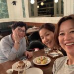 Park Mi-sun Instagram – 큰 언니  생신  축하드려요~~~
.
#베스트셀러작가 #그럴수있어 #희은언니생일밥
