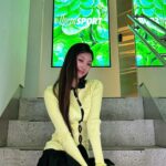 Park Se-jeong Instagram - @tomgreyhound @operasport___ 클래식과 현대적인 스타일의 결합을 추구하는 파리와 스포티함의 요소를 매력적으로 사용하는 코펜하겐, 두 도시의 매력을 한 데 모아 우아하지만 스포티하며 지속 가능한 패션을 선보이는 @operasport___ 🌿🌷 러플 디테일의 사랑스러운 SHIRLEY BAG 셜리백과 함께 5/22일까지 진행되는 팝업에서 만나보세요! 🎀 • 톰그레이하운드 성수점 (서울 성동구 연무장길21) #OPERASPORT #TOMGREYHOUND #TOMG #톰그레이하운드 #성수팝업