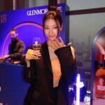 Park Se-jeong Instagram - #광고 @glenmorangie 하이랜드 싱글 몰트 위스키인 글렌모렌지의 럭셔리 아이콘, 에 다녀왔습니다 🧡🥃 경고: 지나친 음주는 뇌졸중, 기억력 손상이나 치매를 유발합니다. 임신 중 음주는 기형아 출생 위험을 높입니다 #Glenmorangie #GlenmorangieInfinita #DrinkResponsibly #글렌모렌지인피니타18년