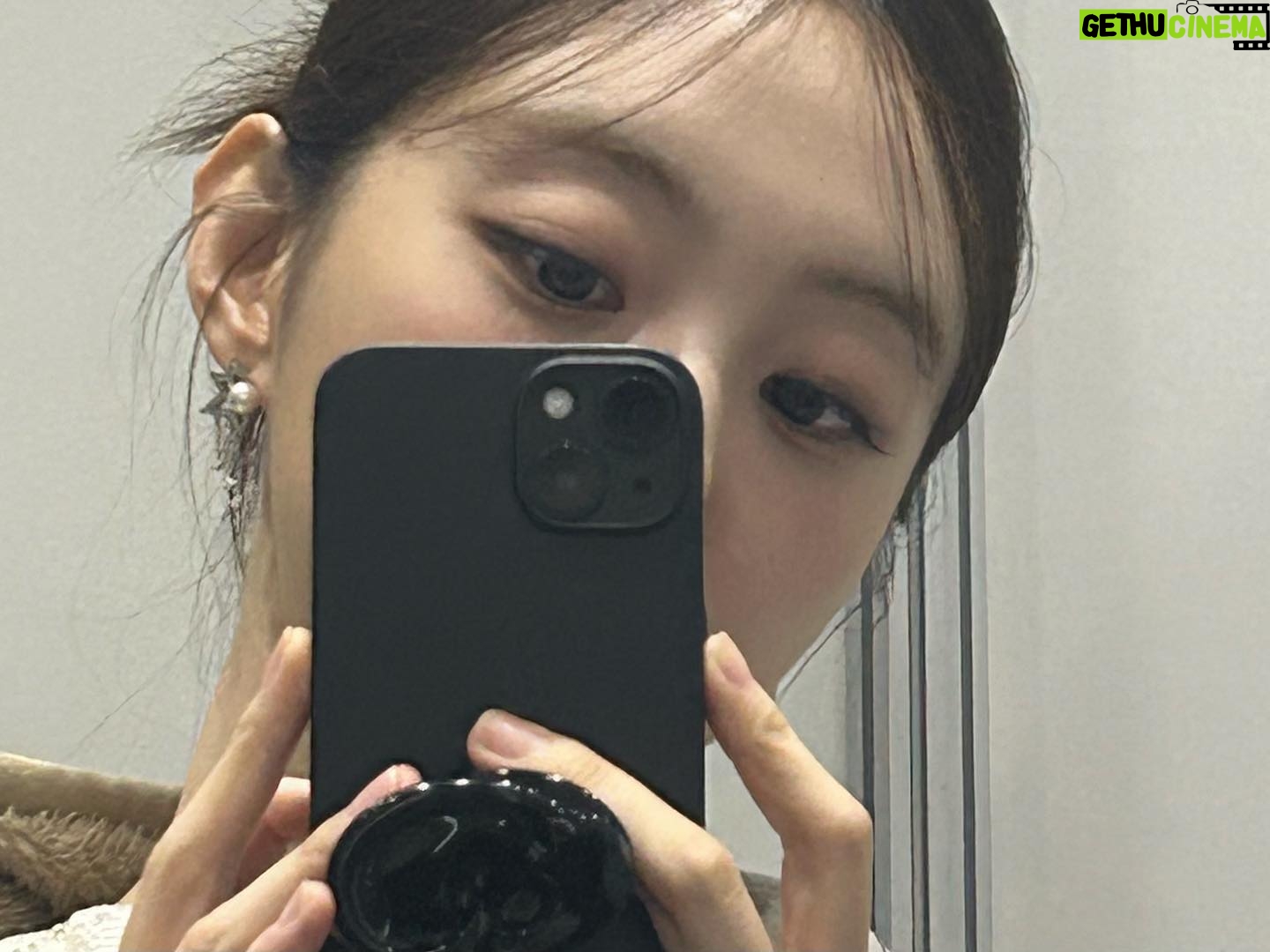 Park Se-wan Instagram - 제 60회 백상예술대상 축하드립니다 :)