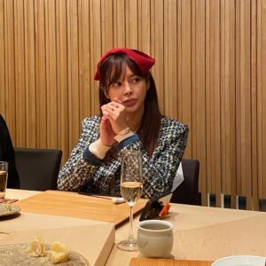 Park Si-yeon Instagram - 올해는 더 자주 인사하고 찾아뵙는 해가 될 것 같아요:)
반가운 일이 많을것 같은 2024년의 2월부터 다들 건강하세요 
자주 만날꺼에요💕