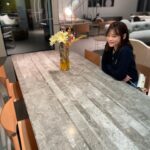Park Si-yeon Instagram - paul smith 와 depadova의 만남 이사하면서 너무 맘에들었던 데파도바 식탁을 리아컬렉션에서 찾았는데 또다시 방문하니 너무 행복해요❤️ 좋은곳에 항상 함께하는 @hyunjuyun72 언니 @liacollection.official 초대해주셔서 감사합니다 음식도👍