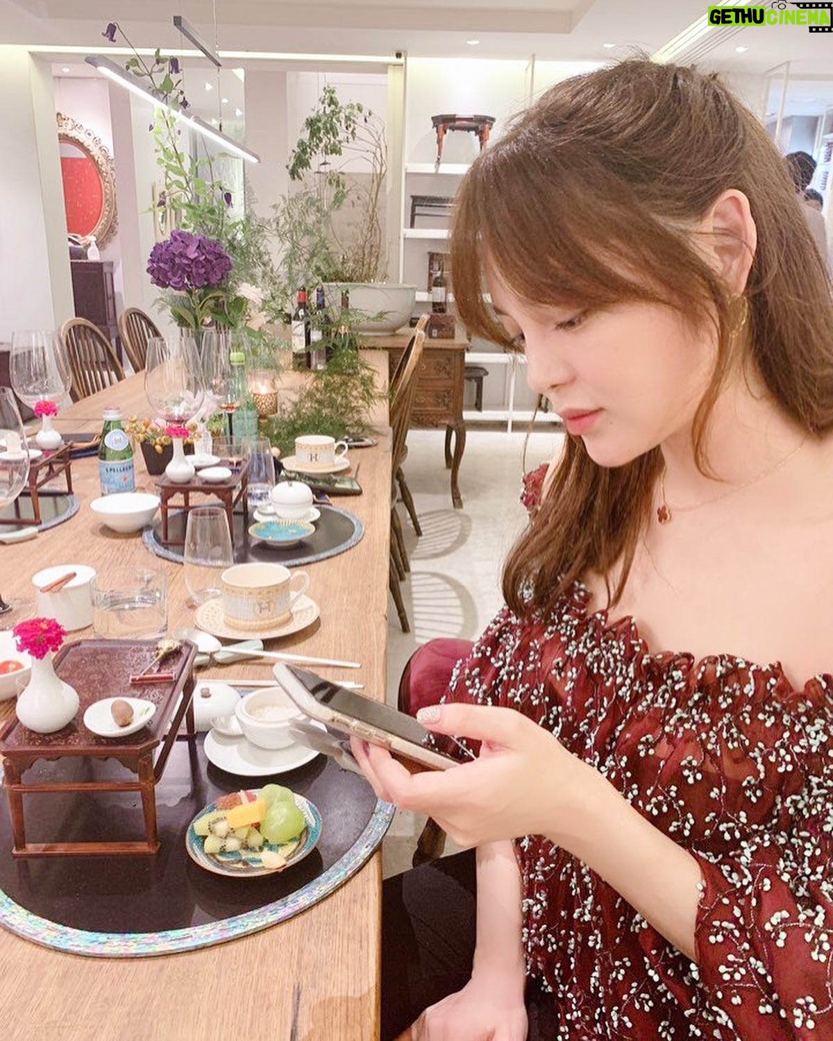 Park Si-yeon - 5.4K Likes - 좋은날 사랑하는 사람들과💜