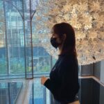 Park Si-yeon Instagram - paul smith 와 depadova의 만남 이사하면서 너무 맘에들었던 데파도바 식탁을 리아컬렉션에서 찾았는데 또다시 방문하니 너무 행복해요❤️ 좋은곳에 항상 함께하는 @hyunjuyun72 언니 @liacollection.official 초대해주셔서 감사합니다 음식도👍