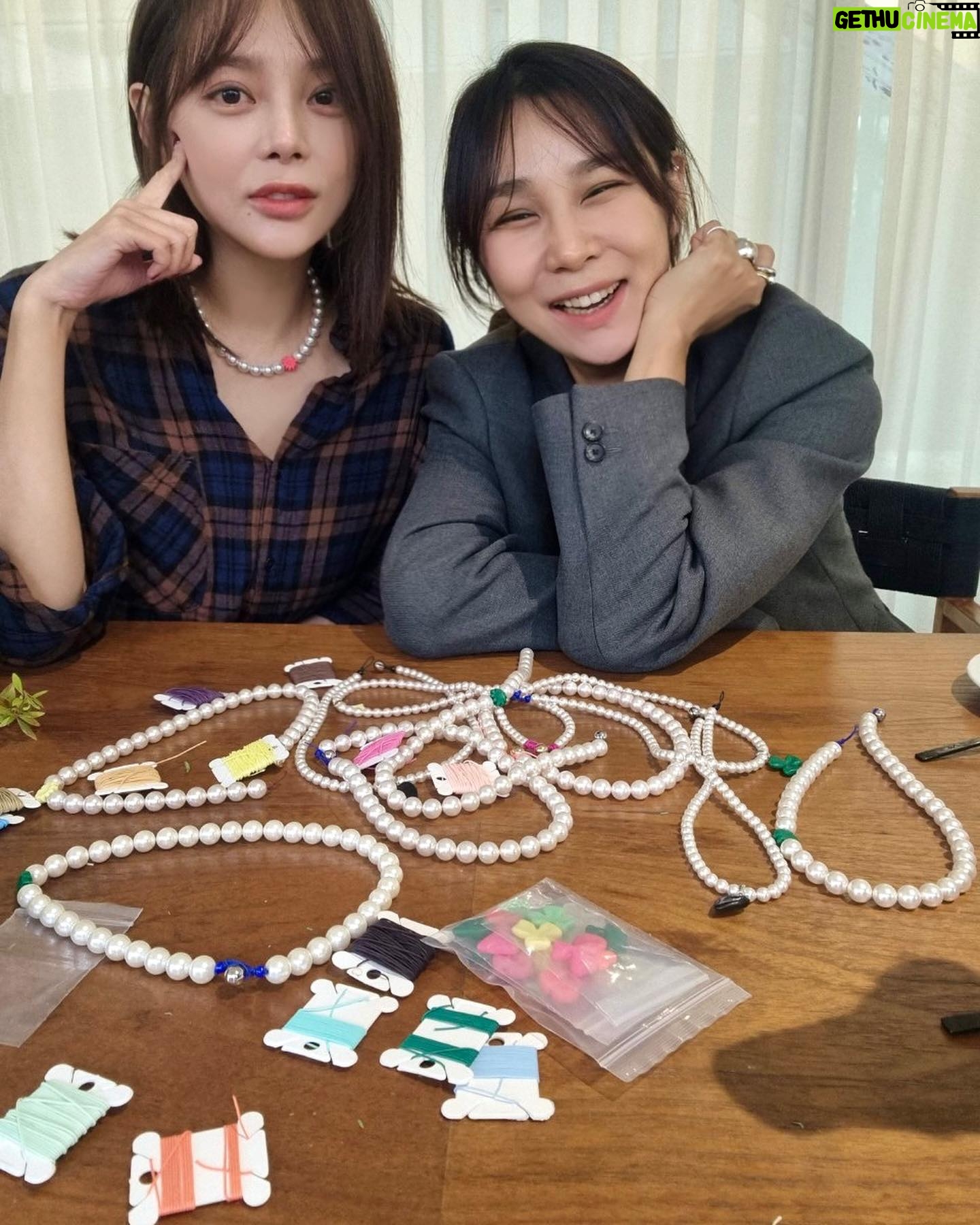 Park Si-yeon Instagram - 엠쥬와 행복한 작업💫 기대해주세요💜💜💜