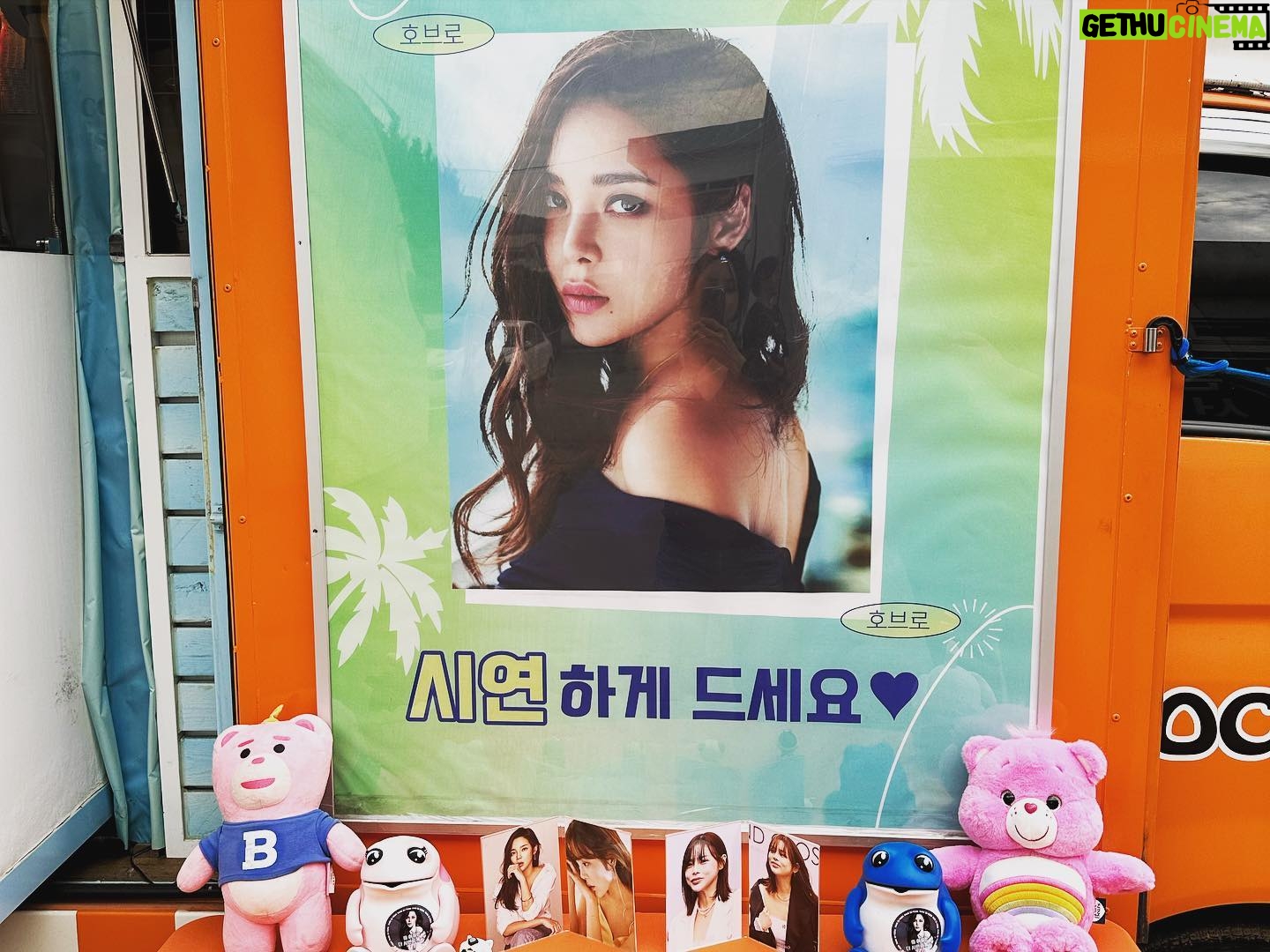 Park Si-yeon Instagram - 우리 멋진동생들 정말 감사합니다 덕분에 시연하게 촬영해요💜 #현대 영화 #무저갱