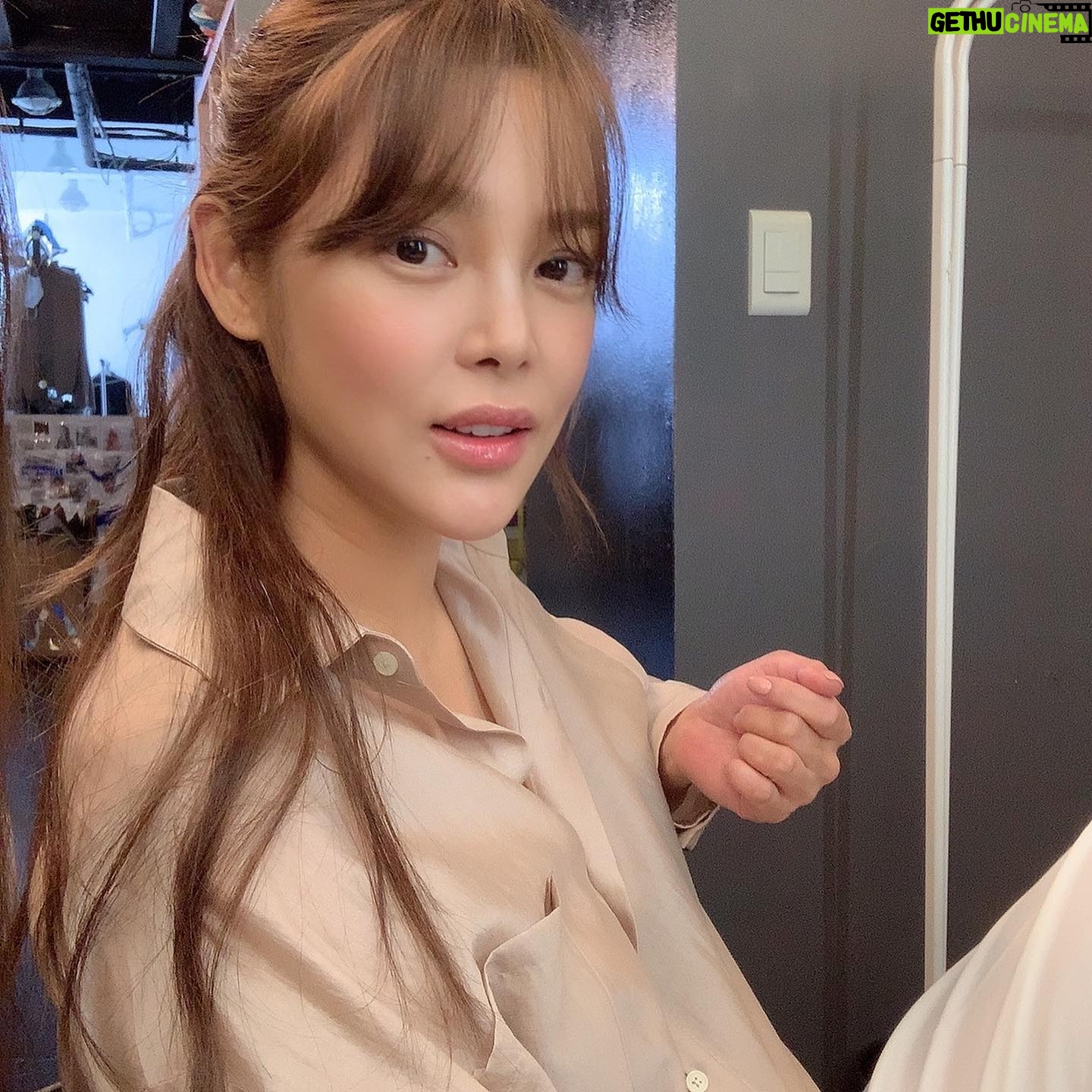 Park Si-yeon - 12.9K Likes - 같은머리 다른 느낌이라고 우기는 너 @lllhhhhhh 너 너무 이뻐💜 고마워 십년넘게~~내새끼 이현❤️