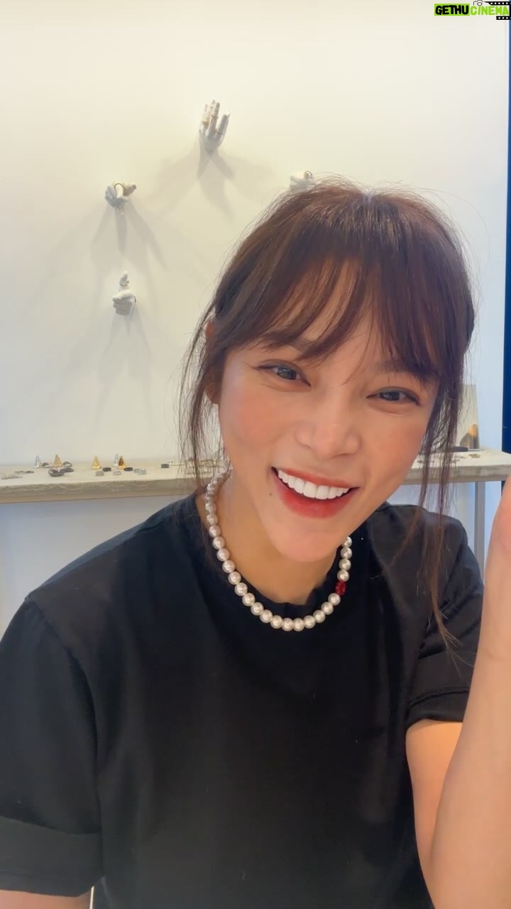 Park Si-yeon - 3.8K Likes - 라방보시고, 원하시는 목걸이 컬러 댓글로 달아주시면 추첨을 통해 4분께 선물로 보내드릴께요💜