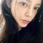 Park Si-yeon Instagram - 오랜만에 흑발염색 너무 좋다아🤍