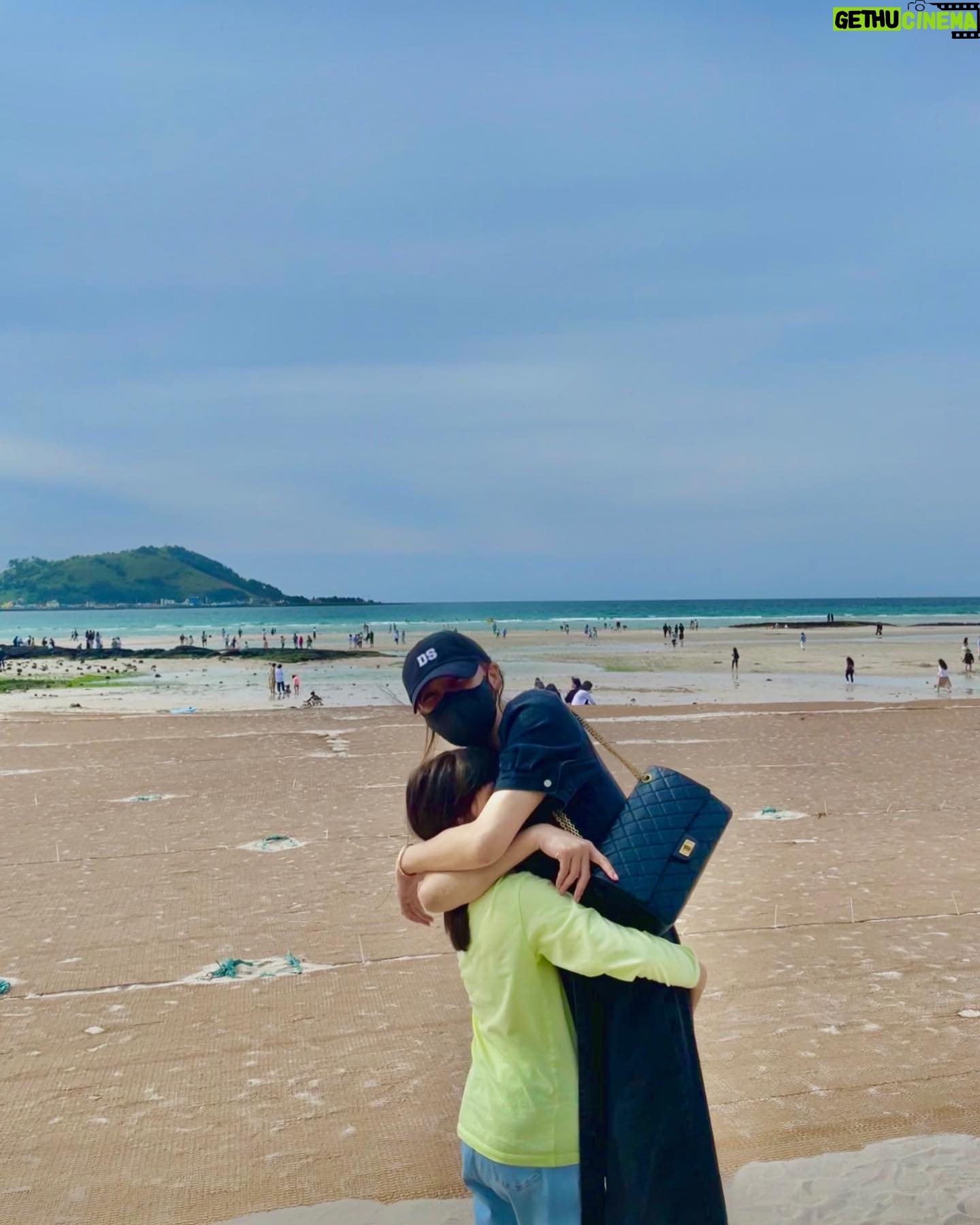 Park Si-yeon - 4.3K Likes - 나의 보물⭐️