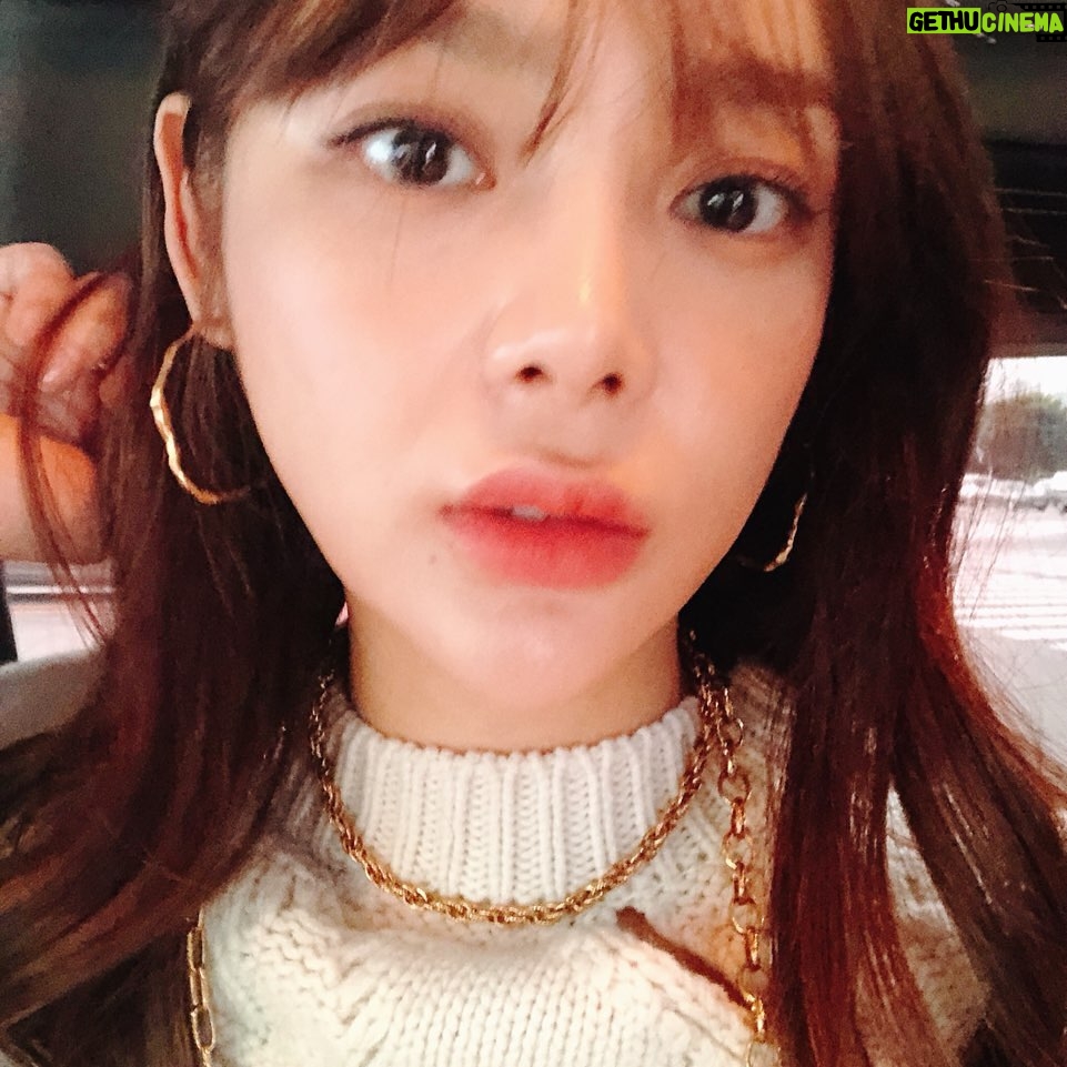 Park Si-yeon - 10.5K Likes - 오랫만에 얼굴 한가득한 셀카😁