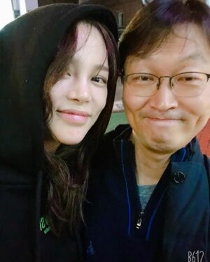 Park Si-yeon Instagram - 막방보면서 뒤적인 사진들..첫 리딩날....그날 그때 그시간 잊혀지지가 않네요 감사합니다 배려쟁이 감독님 너털웃음 지태오빠 수다짝꿍 보영씨 이외 모든분들 “찾았다 내 사람들.......”
감사합니다♥️ #화양연화