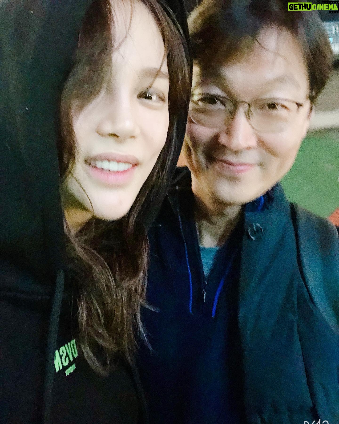 Park Si-yeon - 5.2K Likes - 막방보면서 뒤적인 사진들..첫 리딩날....그날 그때 그시간 잊혀지지가 않네요 감사합니다 배려쟁이 감독님 너털웃음 지태오빠 수다짝꿍 보영씨 이외 모든분들 “찾았다 내 사람들.......”
감사합니다♥️ #화양연화